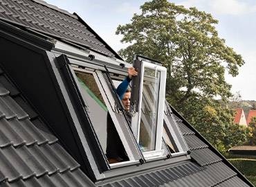 Pose de velux à Saint-Mandé (94160) dans le Val de Marne (94)